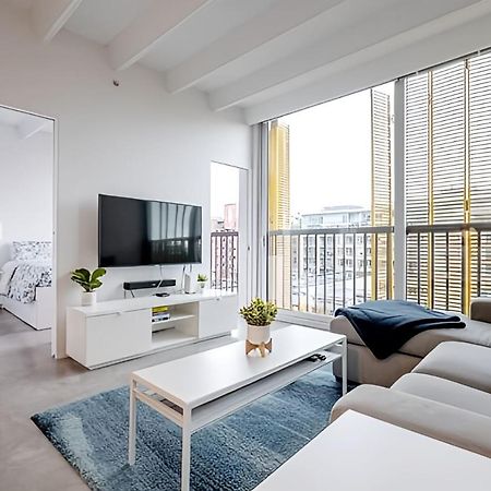 Modern, Bright & Central 1-Bed Downtown Apt Close To Rogers Arena Vancouver Exterior photo