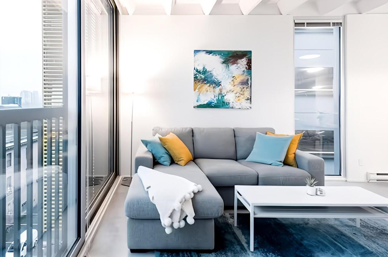 Modern, Bright & Central 1-Bed Downtown Apt Close To Rogers Arena Vancouver Exterior photo